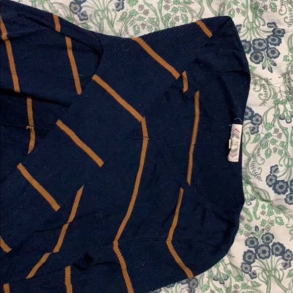 Sweater - Picture 2 of 2